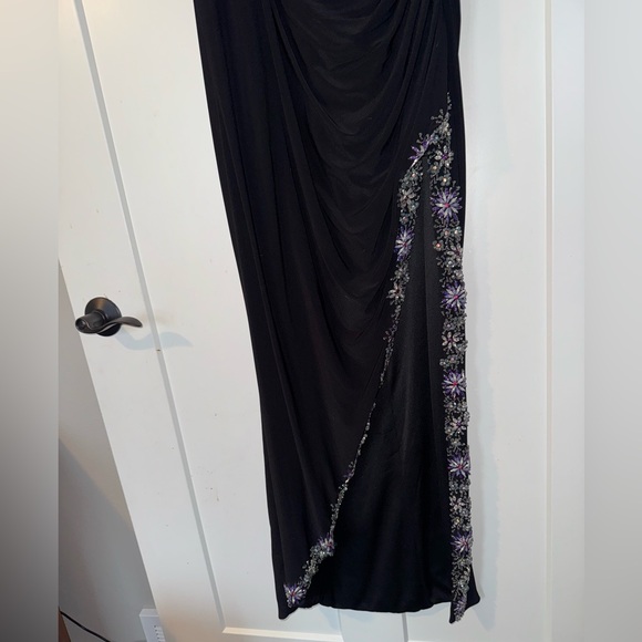 New | Mac Duggal Black One Shoulder Asymmetrical
Embellished Gown 20w 76992 - Picture 6 of 9